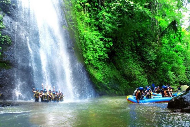 Water-rafting-at-Ayung-River-Ubud-Bali-Hello-Travel-19